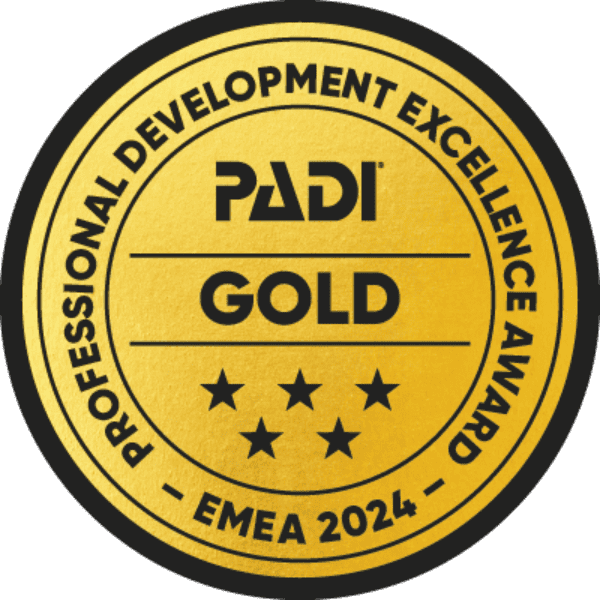 Certificazione PADI Gold per Sea Spirit, riconoscimento di eccellenza nelle immersioni subacquee.