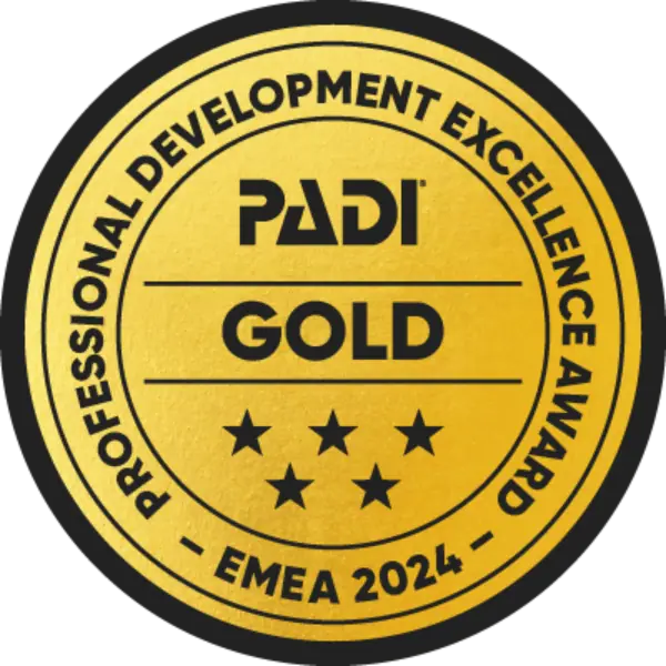 Certificazione PADI Gold per Sea Spirit, riconoscimento di eccellenza nelle immersioni subacquee.