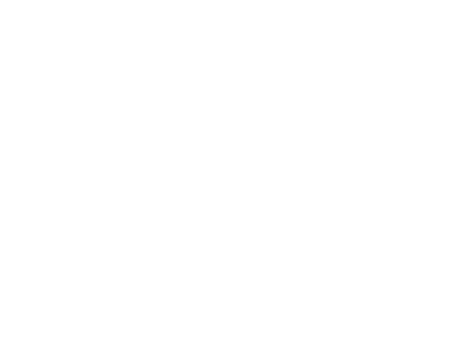 Spiaggia di Naxos Sicilia con acque turchesi e sabbia dorata, perfetta per relax e sport acquatici.